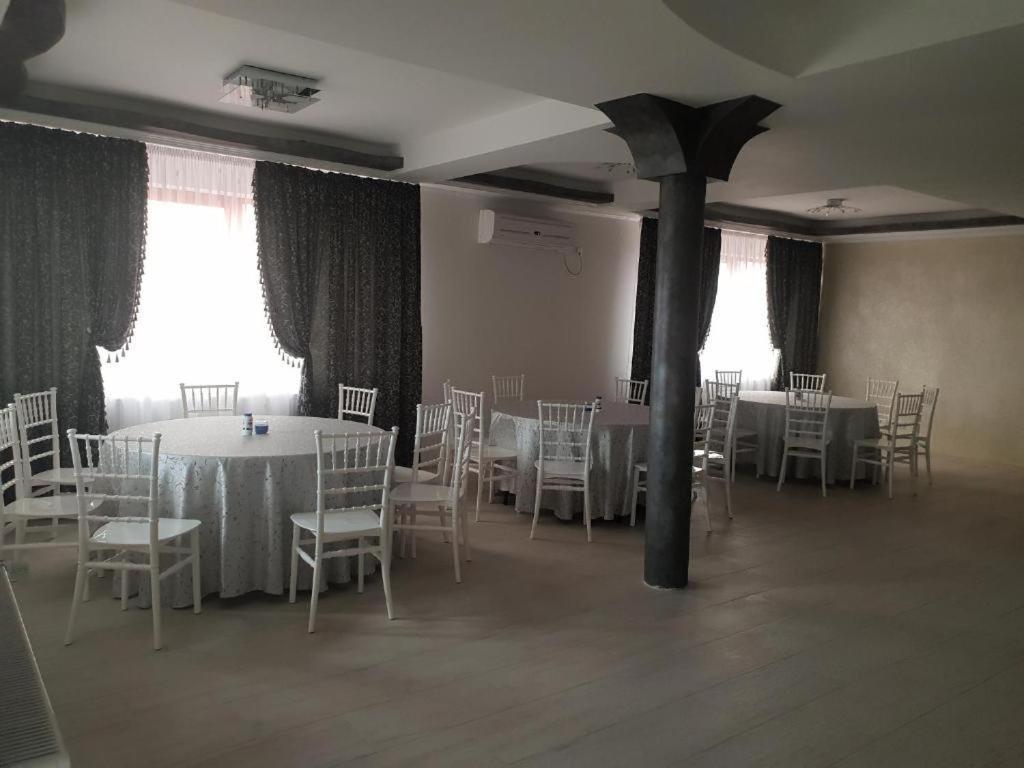 La Zinculescu Hotel Albestii Paminteni Kültér fotó
