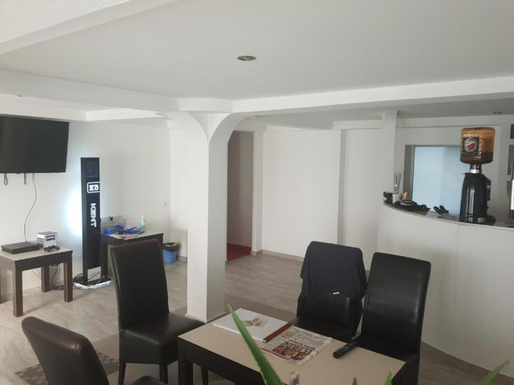 La Zinculescu Hotel Albestii Paminteni Kültér fotó